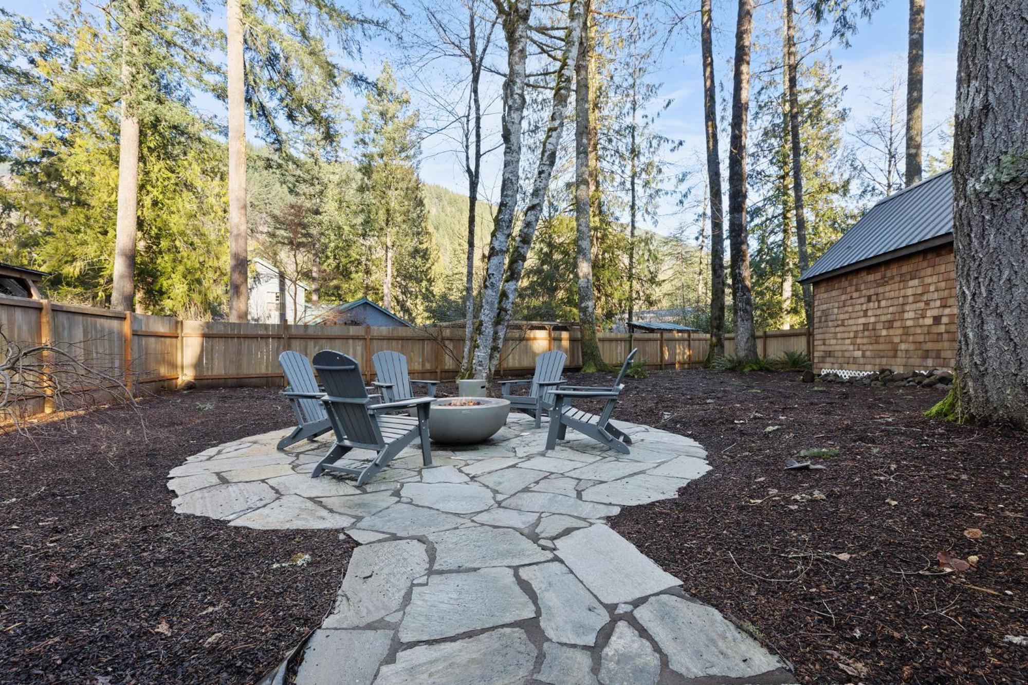 Stay Portland Collection - Alpine Retreat Hot Tub, Fire Pit & Game Room Rhododendron Εξωτερικό φωτογραφία