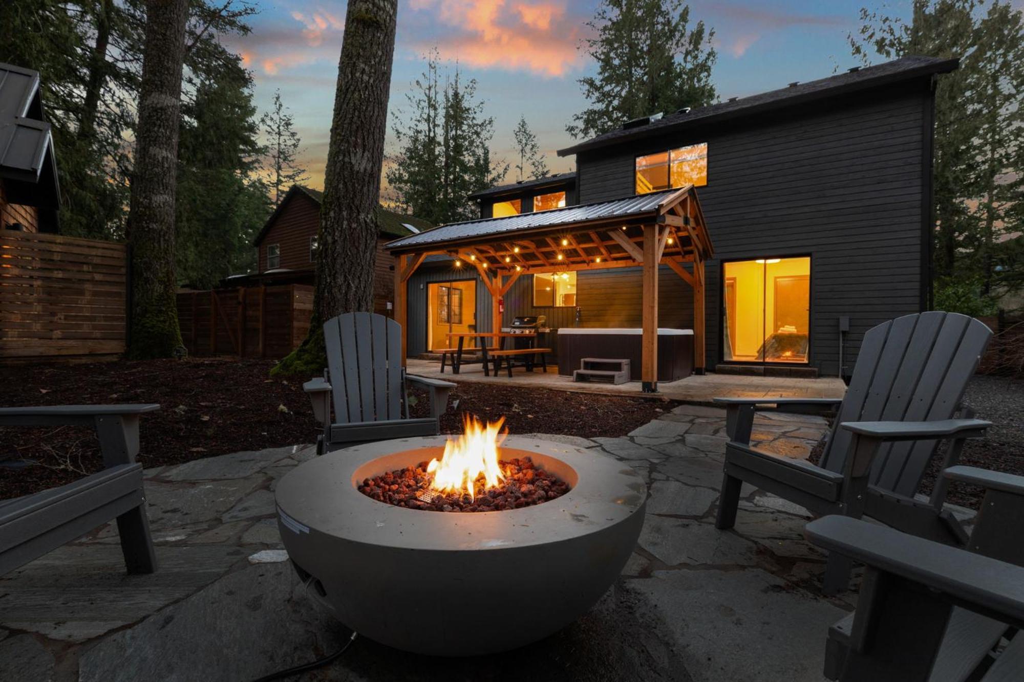 Stay Portland Collection - Alpine Retreat Hot Tub, Fire Pit & Game Room Rhododendron Εξωτερικό φωτογραφία