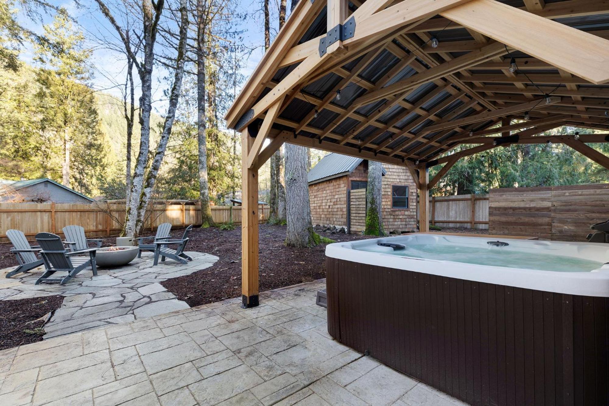 Stay Portland Collection - Alpine Retreat Hot Tub, Fire Pit & Game Room Rhododendron Εξωτερικό φωτογραφία